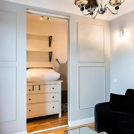Apartmán Wola Black&white Studio *