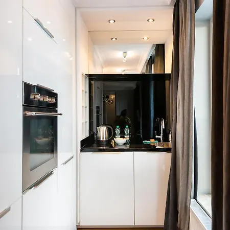 Apartment Wola Black&white Studio
